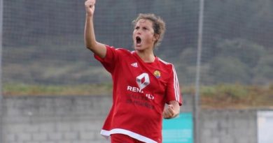 Barca Toba: “Xogar no Muxía feminino é un soño feito realidade”