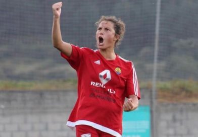 Barca Toba: “Xogar no Muxía feminino é un soño feito realidade”